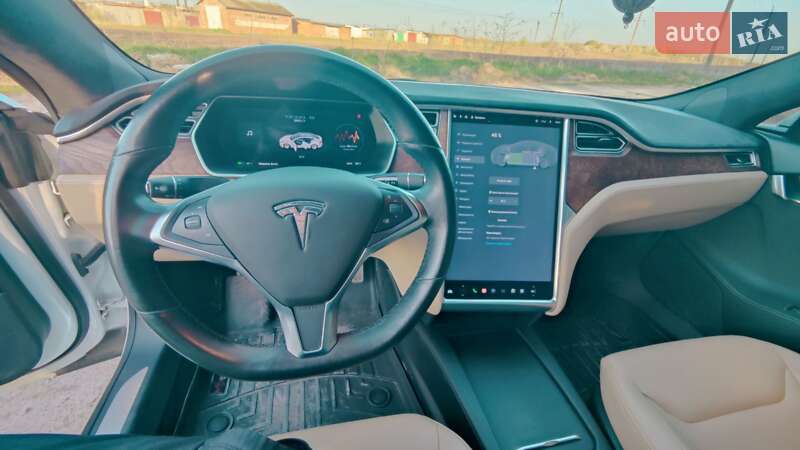 Ліфтбек Tesla Model S 2016 в Чорткові