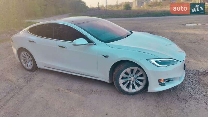 Лифтбек Tesla Model S 2016 в Чорткове фото 2 Лифтбек Tesla Model S 2016 в Чорткове