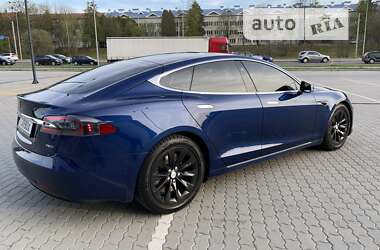 Ліфтбек Tesla Model S 2018 в Львові