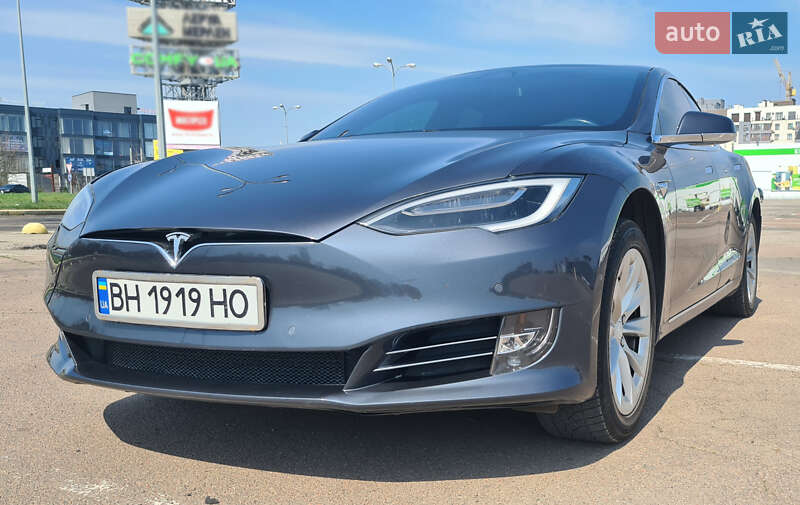 Tesla Model S 2018