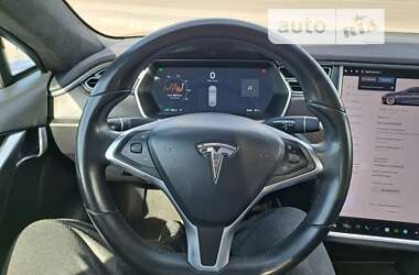 Лифтбек Tesla Model S 2017 в Виннице