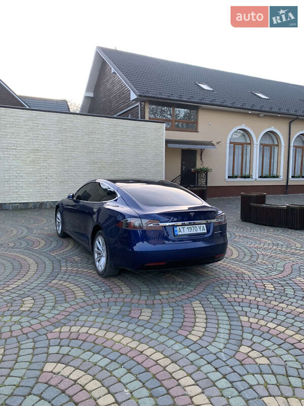 Лифтбек Tesla Model S 2019 в Косове