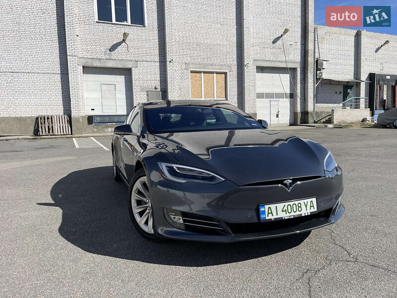 Лифтбек Tesla Model S 2018 в Буче