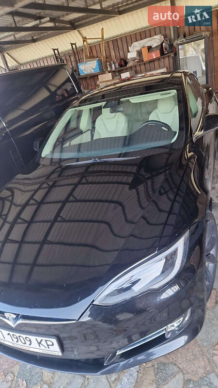 Лифтбек Tesla Model S 2019 в Киеве