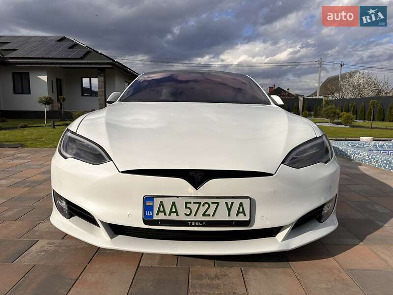 Ліфтбек Tesla Model S 2017 в Борисполі