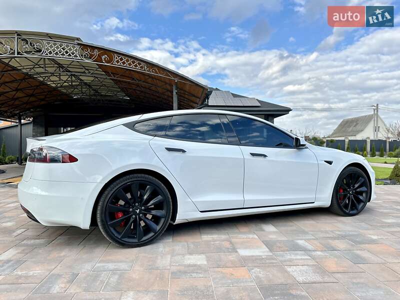 Ліфтбек Tesla Model S 2017 в Борисполі