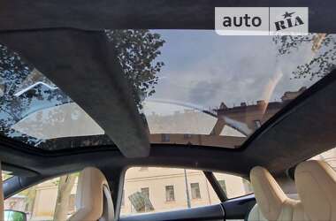 Ліфтбек Tesla Model S 2015 в 