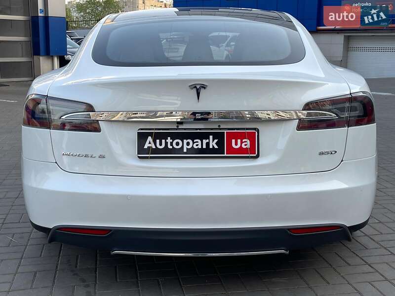 Лифтбек Tesla Model S 2015 в Одессе