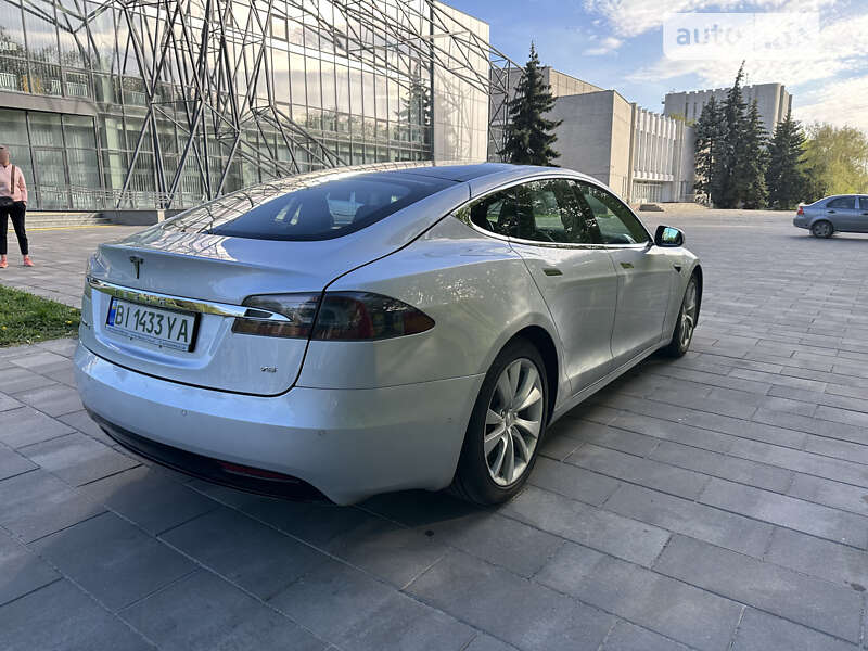 Лифтбек Tesla Model S 2016 в Полтаве