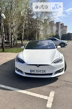 Tesla Model S 2016