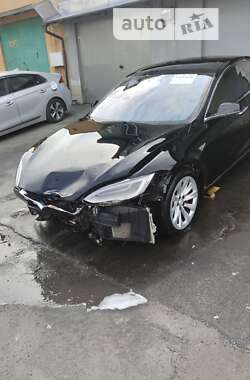 Лифтбек Tesla Model S 2016 в Киеве