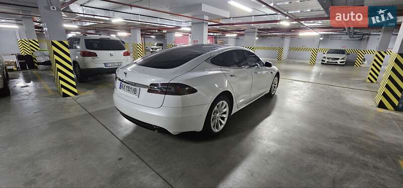 Ліфтбек Tesla Model S 2018 в Харкові