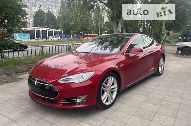 Лифтбек Tesla Model S 2016 в Днепре