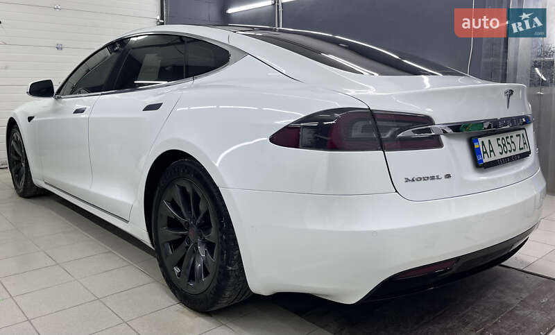 Ліфтбек Tesla Model S 2018 в Києві