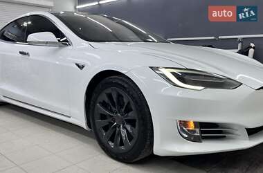 Ліфтбек Tesla Model S 2018 в Києві
