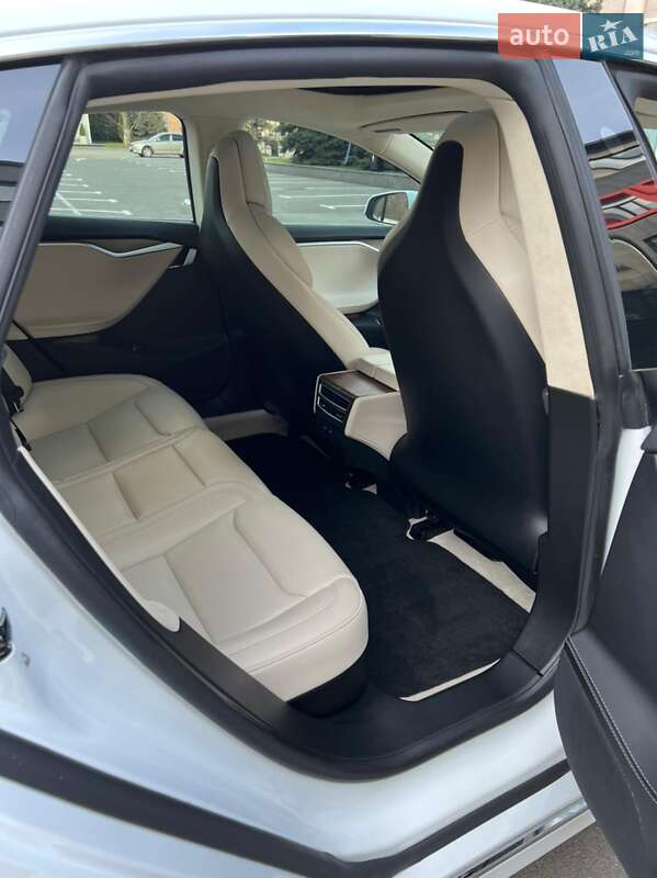 Ліфтбек Tesla Model S 2018 в Києві
