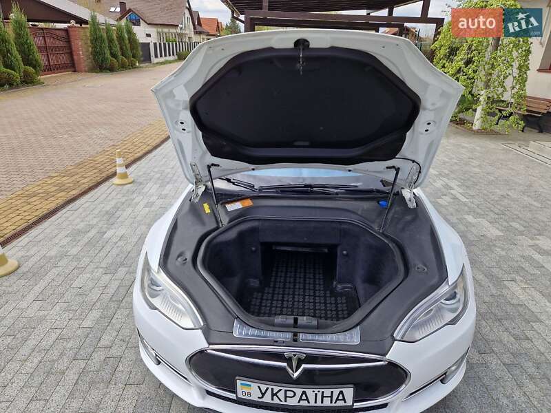 Ліфтбек Tesla Model S 2013 в Києві