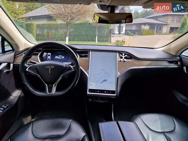 Ліфтбек Tesla Model S 2013 в Києві