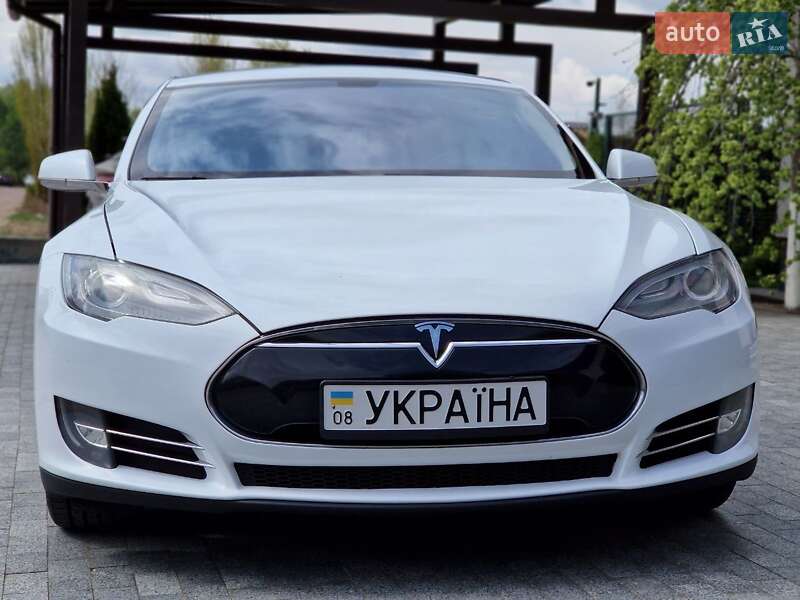 Tesla Model S 2013