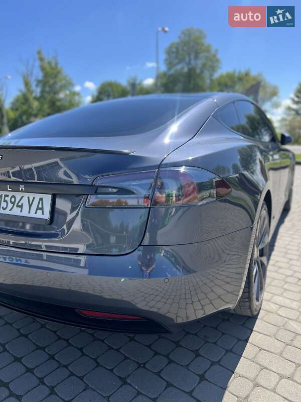 Лифтбек Tesla Model S 2019 в Ивано-Франковске