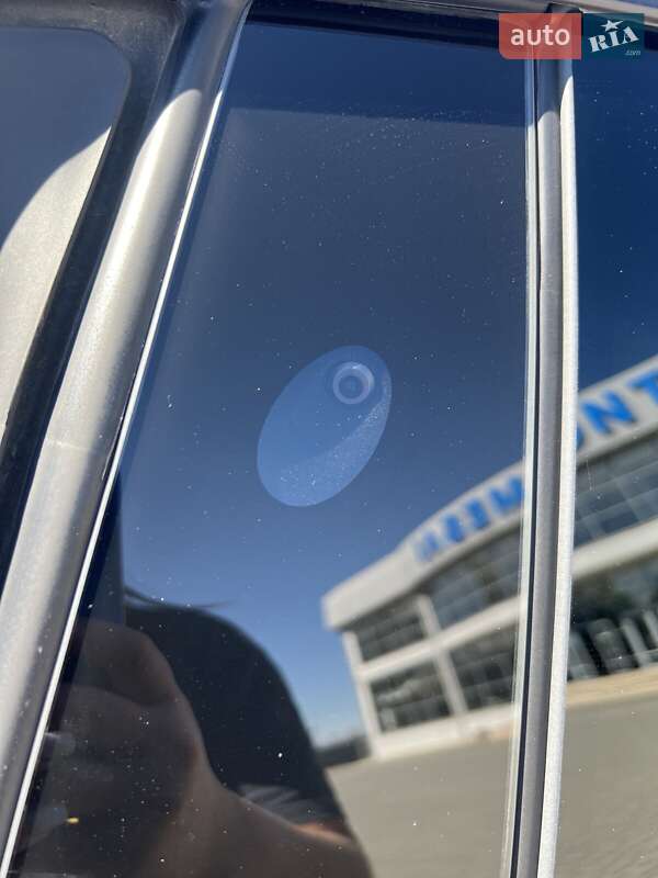 Лифтбек Tesla Model S 2019 в Ивано-Франковске