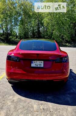 Ліфтбек Tesla Model S 2017 в Косові