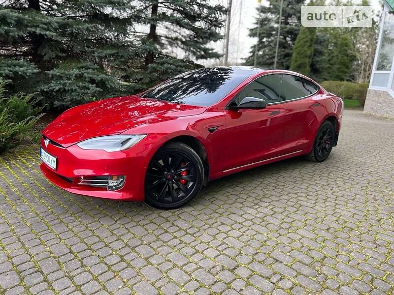 Ліфтбек Tesla Model S 2017 в Трускавці