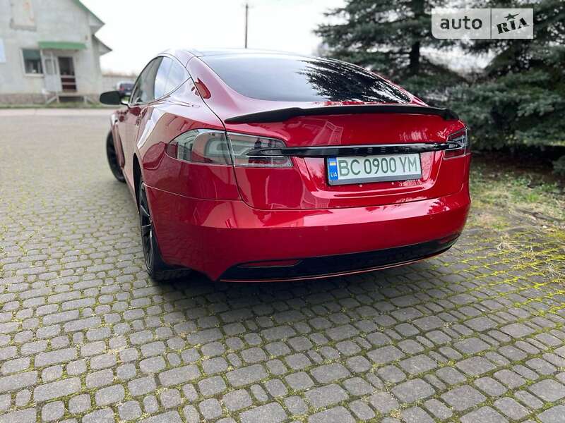 Ліфтбек Tesla Model S 2017 в Трускавці