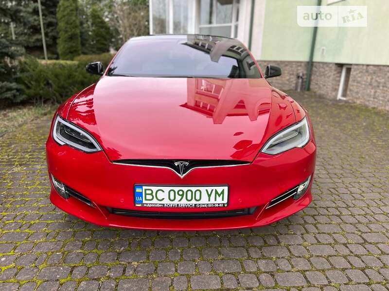 Ліфтбек Tesla Model S 2017 в Трускавці