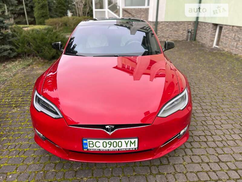 Ліфтбек Tesla Model S 2017 в Трускавці