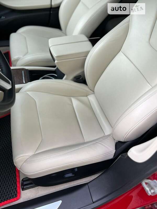 Ліфтбек Tesla Model S 2017 в Трускавці