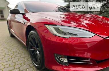 Лифтбек Tesla Model S 2017 в Трускавце