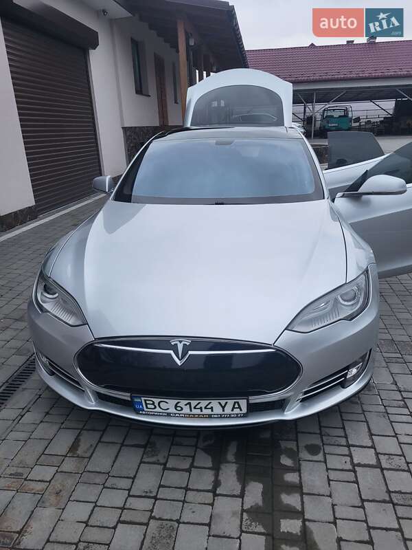 Tesla Model S 2013