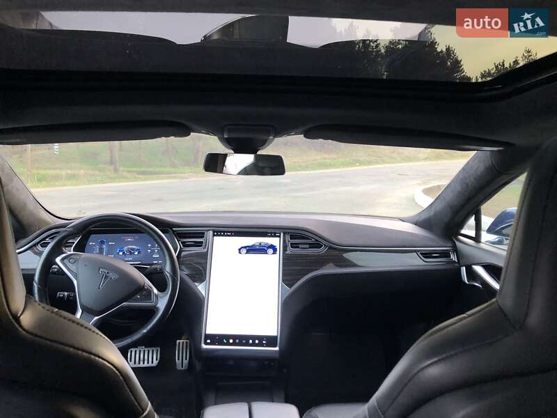 Ліфтбек Tesla Model S 2016 в Києві