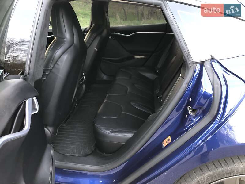 Ліфтбек Tesla Model S 2016 в Києві