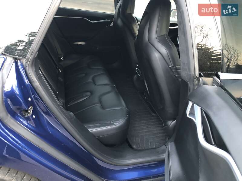Ліфтбек Tesla Model S 2016 в Києві