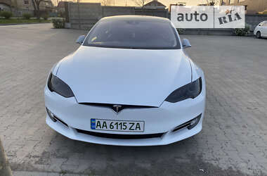 Лифтбек Tesla Model S 2015 в Киеве