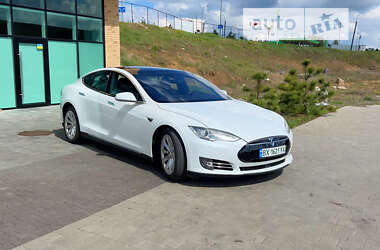 Лифтбек Tesla Model S 2016 в Хмельницком