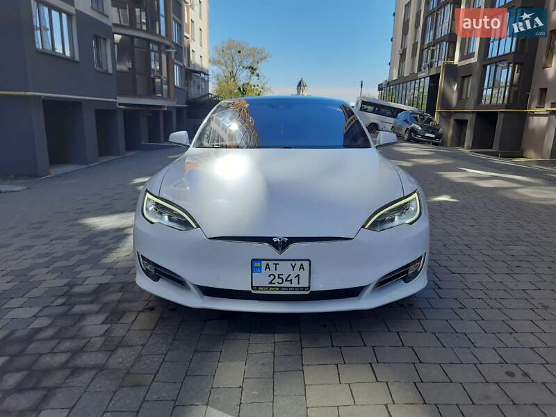 Tesla Model S 2016