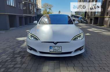 Ліфтбек Tesla Model S 2016 в Івано-Франківську