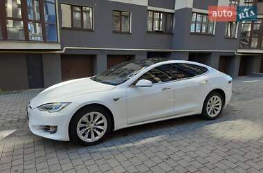 Ліфтбек Tesla Model S 2016 в Івано-Франківську