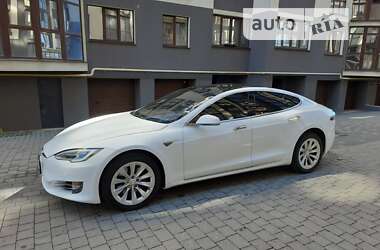 Ліфтбек Tesla Model S 2016 в Івано-Франківську