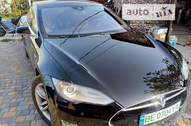 Лифтбек Tesla Model S 2015 в Николаеве