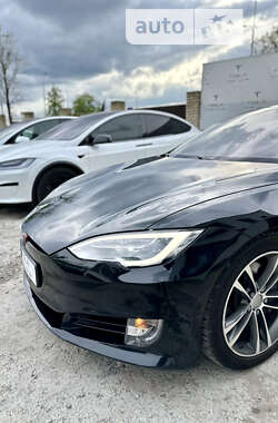 Лифтбек Tesla Model S 2017 в Виннице