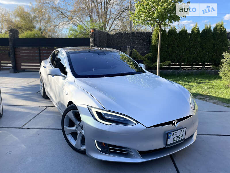 Ліфтбек Tesla Model S 2018 в Луцьку