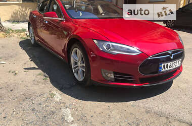 Ліфтбек Tesla Model S 2015 в Одесі