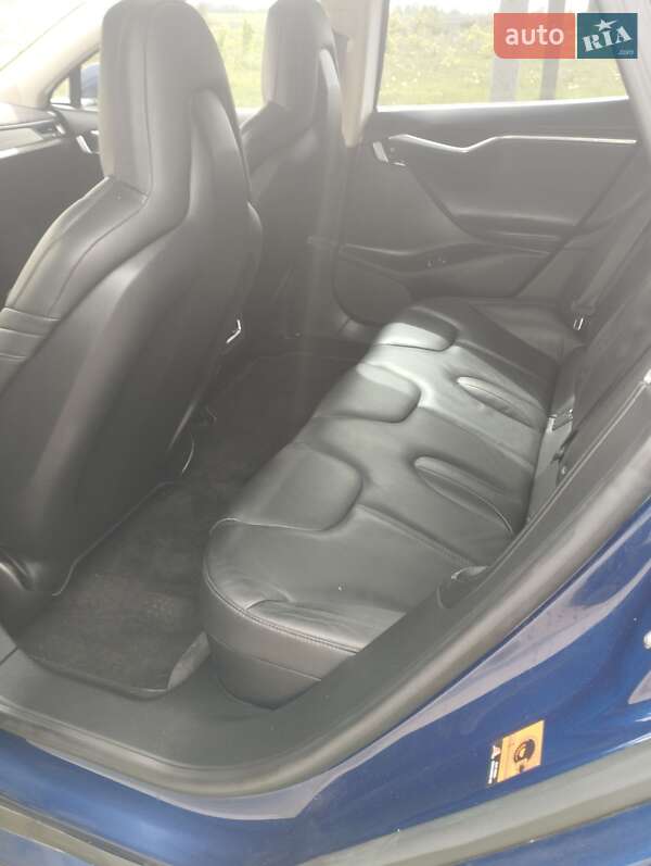 Лифтбек Tesla Model S 2016 в Полтаве