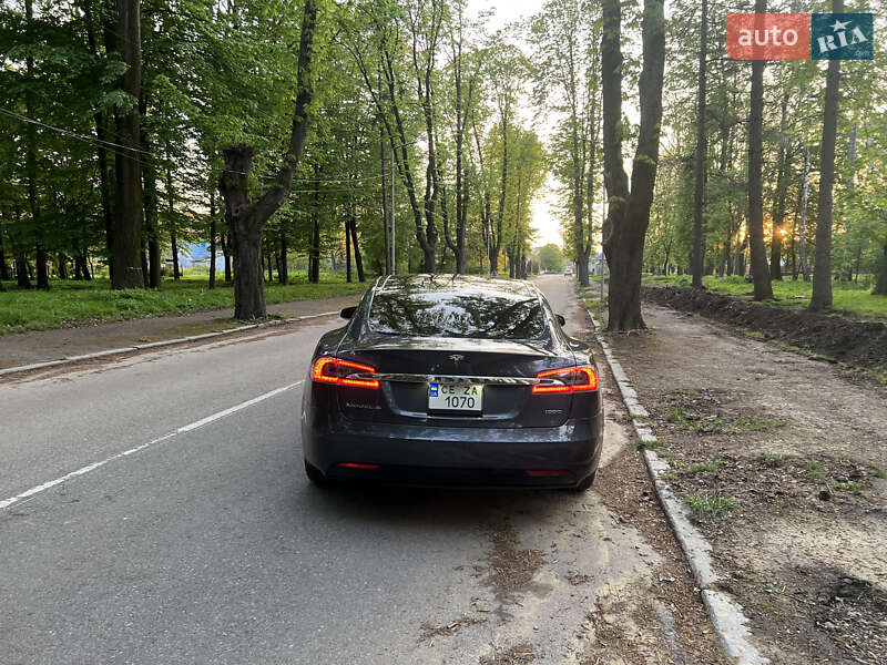 Ліфтбек Tesla Model S 2018 в Чернівцях
