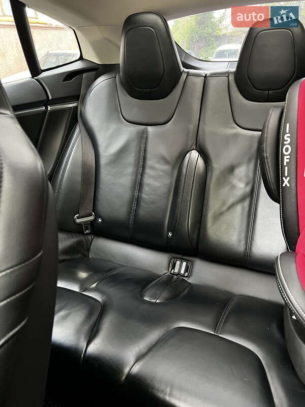 Ліфтбек Tesla Model S 2015 в Харкові
