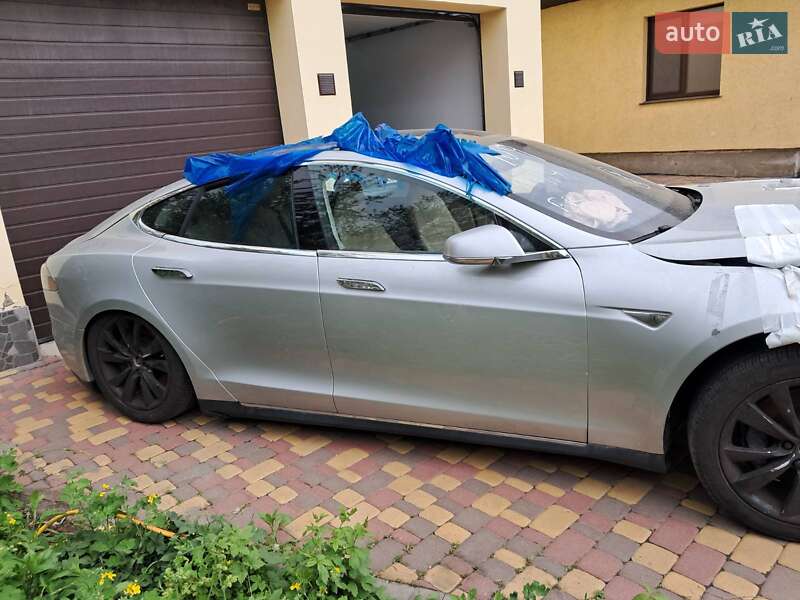 Лифтбек Tesla Model S 2014 в Харькове